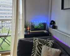 France Hauts-de-Seine Courbevoie vacation rental compare prices direct by owner 33511194
