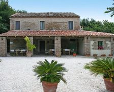 Italy Marche Vallugola vacation rental compare prices direct by owner 29437307