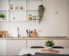 Italy Lombardia Milano vacation rental compare prices direct by owner 32471790