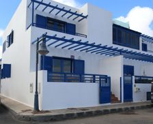 Spain Las Palmas Caleta de Famara vacation rental compare prices direct by owner 34942084