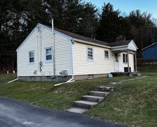 United States New York Olean vacation rental compare prices direct by owner 33198052