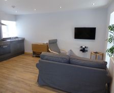 United Kingdom West Dunbartonshire Alexandria vacation rental compare prices direct by owner 34959402