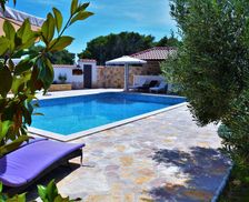 Croatia  Sumartin vacation rental compare prices direct by owner 3904985