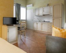 Italy Emilia-Romagna Scandiano vacation rental compare prices direct by owner 4319908