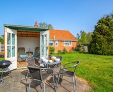 United Kingdom ENG Burnham Market vacation rental compare prices direct by owner 5017260