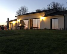 France Nouvelle-Aquitaine Champcevinel vacation rental compare prices direct by owner 4494991