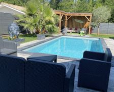 France Nouvelle-Aquitaine Arès vacation rental compare prices direct by owner 6777995