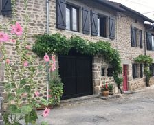 France Nouvelle-Aquitaine Compreignac vacation rental compare prices direct by owner 4369234