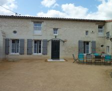 France Nouvelle-Aquitaine La Roche-Rigault vacation rental compare prices direct by owner 5081116