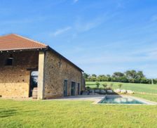 France Nouvelle-Aquitaine Gavaudun vacation rental compare prices direct by owner 3956954