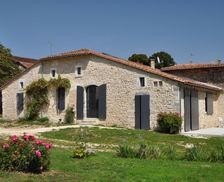 France Nouvelle-Aquitaine Saint-Martin-De-Fressengeas vacation rental compare prices direct by owner 3990534