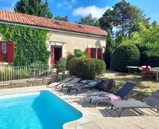 France Nouvelle-Aquitaine Pressignac-Vicq vacation rental compare prices direct by owner 4568349