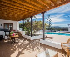 Spain Las palmas La vegueta (Tinajo) vacation rental compare prices direct by owner 4709056