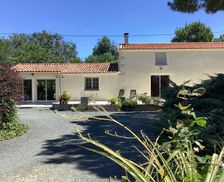 France Nouvelle-Aquitaine La Ronde vacation rental compare prices direct by owner 3917007