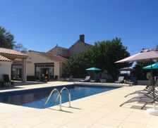 France Nouvelle-Aquitaine Saint-Pompain vacation rental compare prices direct by owner 4064202