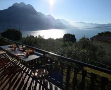 Italy Lombardia Riva di Solto vacation rental compare prices direct by owner 4124244
