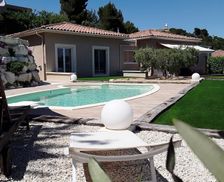 France Occitanie Rochefort-Du-Gard vacation rental compare prices direct by owner 3934101