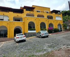 Mexico Mor. Burgos Cuernavaca vacation rental compare prices direct by owner 3849804