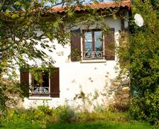 France Nouvelle-Aquitaine Saint-Mesmin vacation rental compare prices direct by owner 4121862