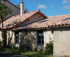 France Nouvelle-Aquitaine Saint-Martin-Du-Fouilloux vacation rental compare prices direct by owner 4754154