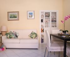 Italy Campania Vietri Sul Mare vacation rental compare prices direct by owner 4155628