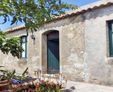 Italy Sicilia Gioiosa Marea vacation rental compare prices direct by owner 4502904