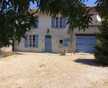 France Nouvelle-Aquitaine Sonnac vacation rental compare prices direct by owner 4492032