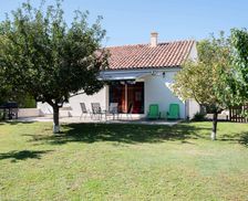 France Nouvelle-Aquitaine Port-des-barques vacation rental compare prices direct by owner 4679330