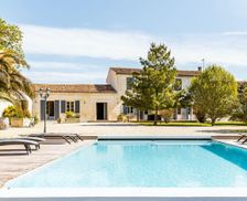 France Nouvelle-Aquitaine Chermignac vacation rental compare prices direct by owner 4453597