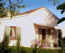 France Nouvelle-Aquitaine Nantheuil vacation rental compare prices direct by owner 4988878