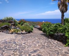 Italy Sicilia Pantelleria vacation rental compare prices direct by owner 4833617