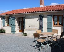 France Pays De La Loire Puyravault vacation rental compare prices direct by owner 3903709