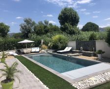 France Vaucluse Cheval-Blanc vacation rental compare prices direct by owner 4474194