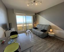 France Pays de la Loire Saint-Jean-de-Monts vacation rental compare prices direct by owner 24882005
