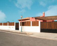 Spain Las Palmas Caleta de Fuste vacation rental compare prices direct by owner 6699201