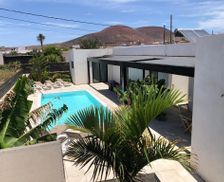 Spain Las Palmas Lajares vacation rental compare prices direct by owner 4181871