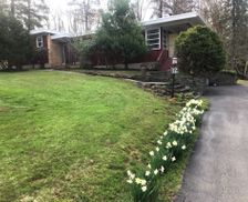 United States New York Livingston Manor vacation rental compare prices direct by owner 9485061