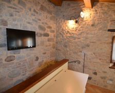 Italy Piedmont Petrella Guidi vacation rental compare prices direct by owner 21578535