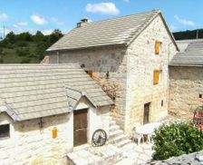 France Causses de Sauveterre et du Méjean LAVAL DU TARN vacation rental compare prices direct by owner 15540515