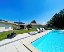 France Gironde Lignan-de-Bordeaux vacation rental compare prices direct by owner 15491544