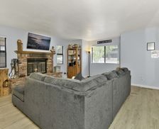 United States California Big Bear Lake vacation rental compare prices direct by owner 25002694