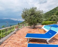 Italy  Torri del Benaco vacation rental compare prices direct by owner 26704182