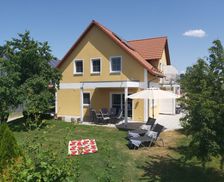 Germany Brandenburg Neunburg vorm Wald vacation rental compare prices direct by owner 34768259