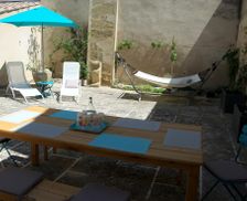 France Provence-Alpes-Côte d'Azur Cadenet vacation rental compare prices direct by owner 11479568