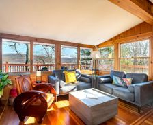 United States New York Greenwood Lake vacation rental compare prices direct by owner 13199162