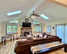 United States Pennsylvania Bushkill vacation rental compare prices direct by owner 33142000