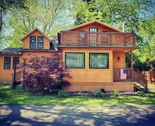 United States New York Silver Creek vacation rental compare prices direct by owner 15379032