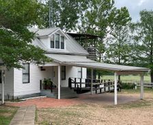 United States Texas New Ulm vacation rental compare prices direct by owner 26464651