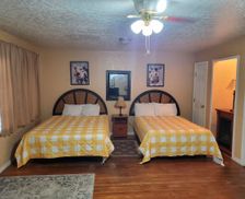 United States Texas Pampa vacation rental compare prices direct by owner 28000054