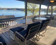 United States Virginia Moneta vacation rental compare prices direct by owner 27574730